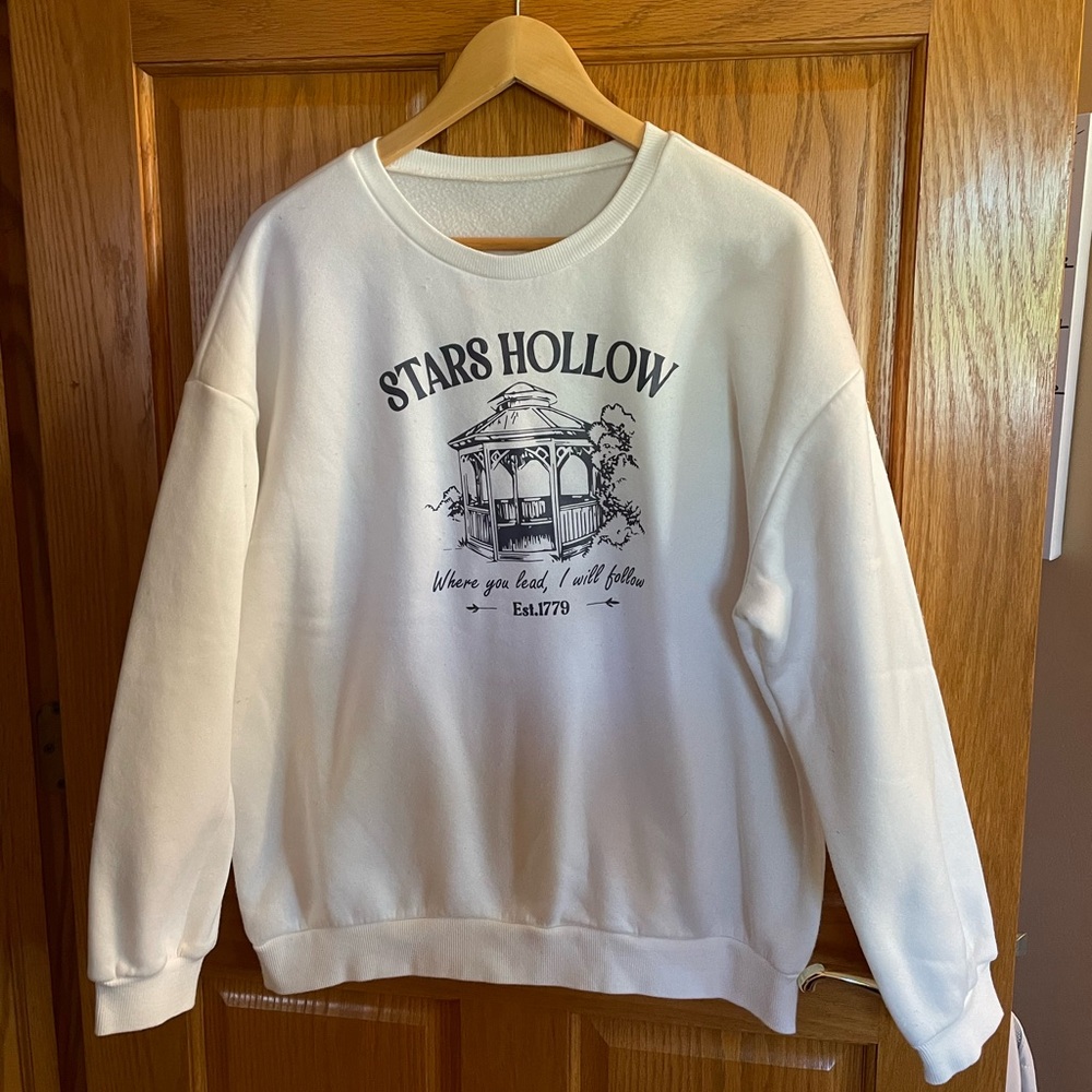 Stars Hollow Graphic Sweatshirt